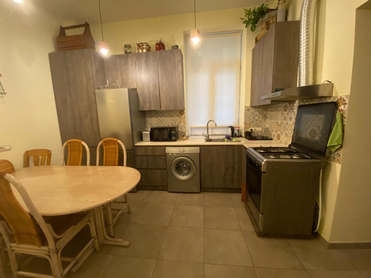 Nice Loft On Uznadze Street Tbilisi ภายนอก รูปภาพ