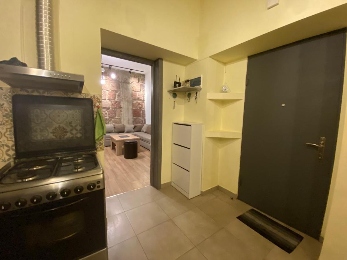 Nice Loft On Uznadze Street Tbilisi ภายนอก รูปภาพ