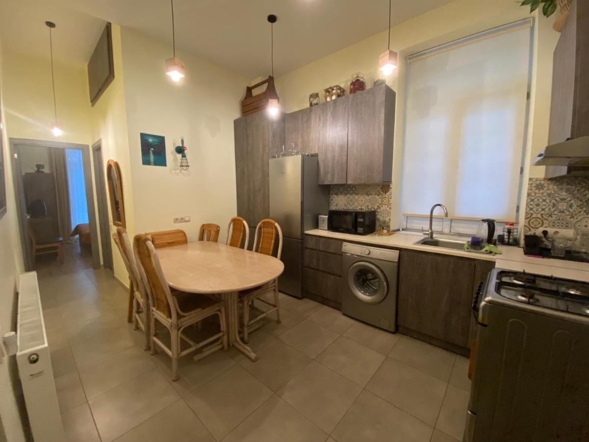 Nice Loft On Uznadze Street Tbilisi ภายนอก รูปภาพ